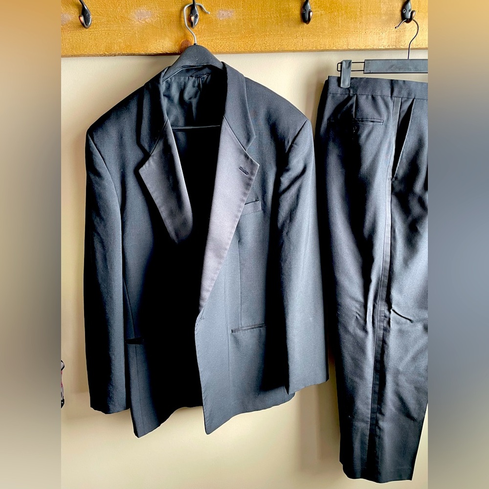 Yves Saint Laurent Mens suit
